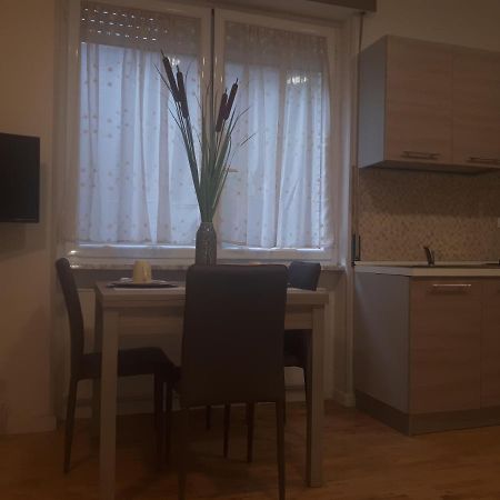 Central House Apartment Caserta Luaran gambar