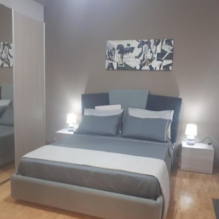 Central House Apartment Caserta Luaran gambar