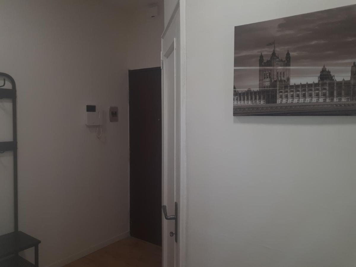 Central House Apartment Caserta Luaran gambar