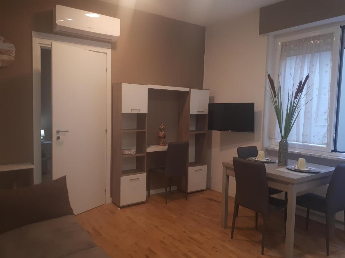 Central House Apartment Caserta Luaran gambar