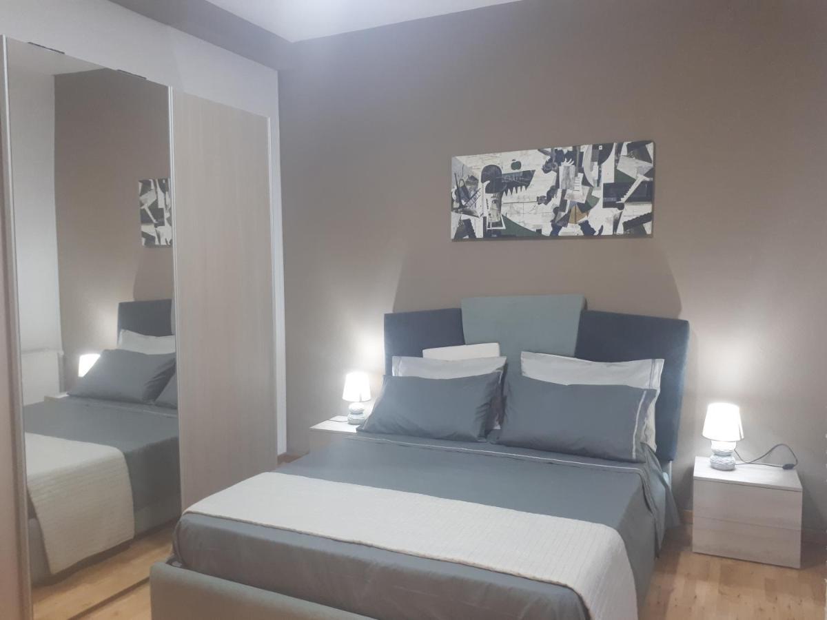 Central House Apartment Caserta Luaran gambar