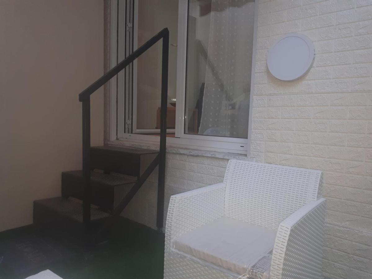 Central House Apartment Caserta Luaran gambar