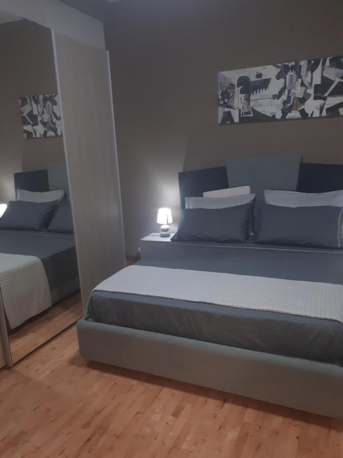 Central House Apartment Caserta Luaran gambar